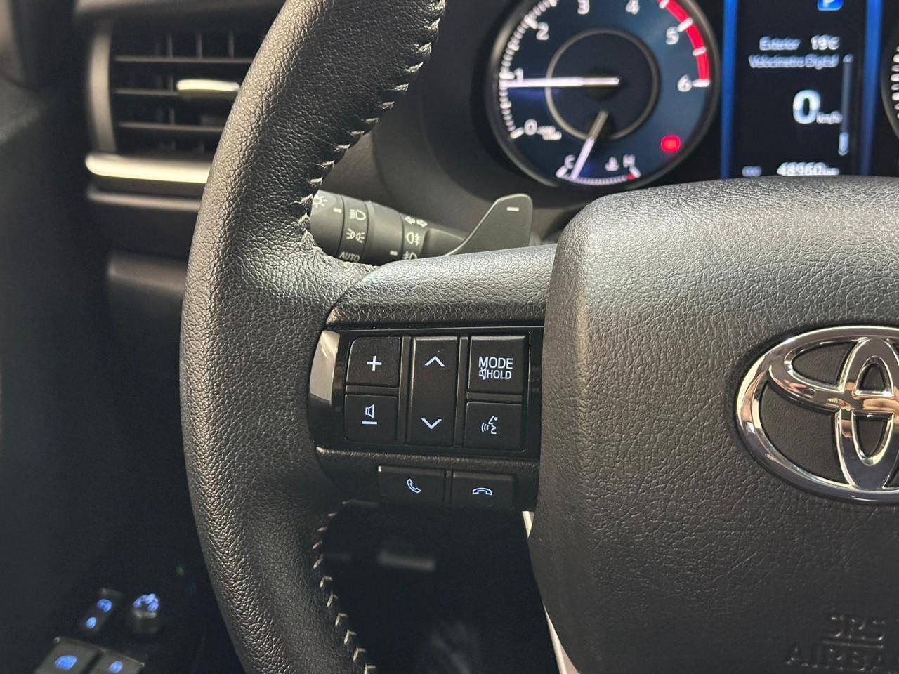 Toyota Hilux SW4 SRX 2.8T 204CV 5 LUGARES! 2024