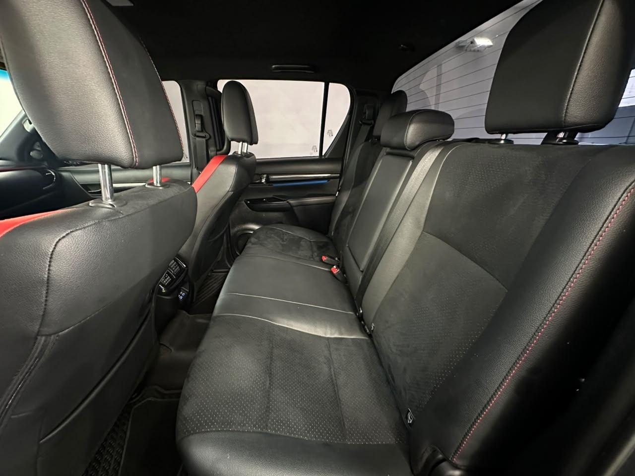 Toyota Hilux GR-S 224CV! 2024