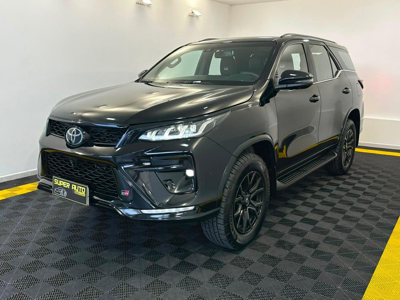 Toyota Hilux SW4 GRS 224CV! 2023