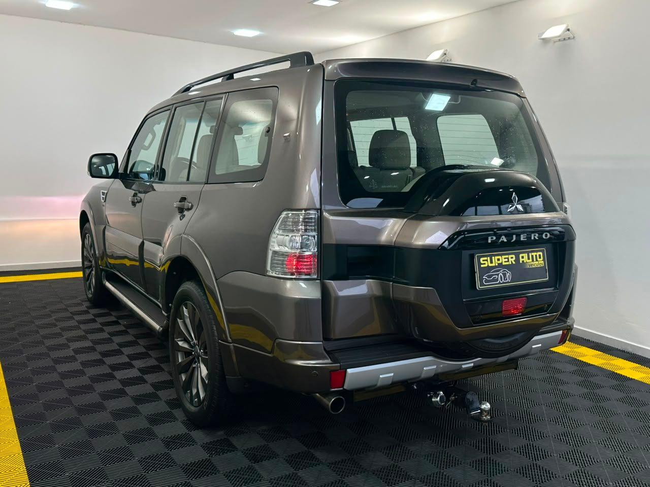 Mitsubishi Pajero Full HPE 3.2D 7 LUGARES!! 2017