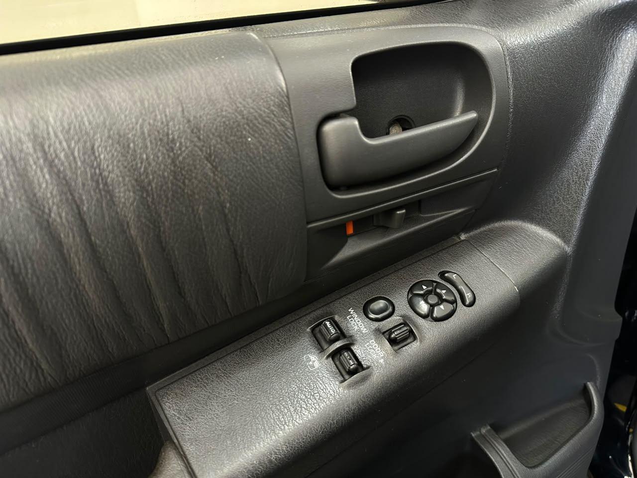 Dodge Dakota RT V8 COM CÂMBIO MANUAL 2001