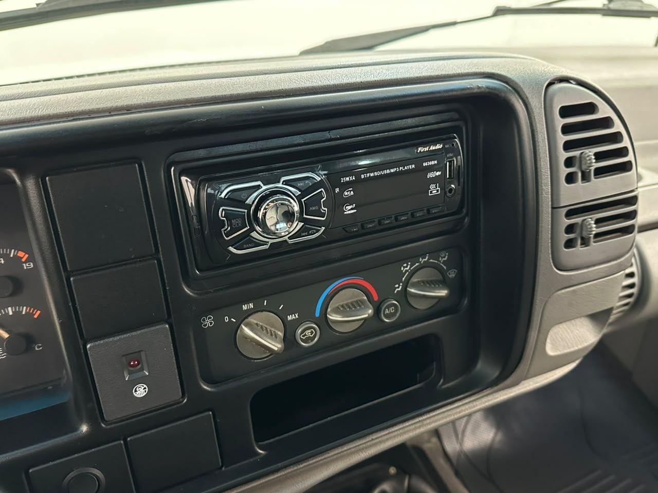 Chevrolet Silverado DLX! 1998