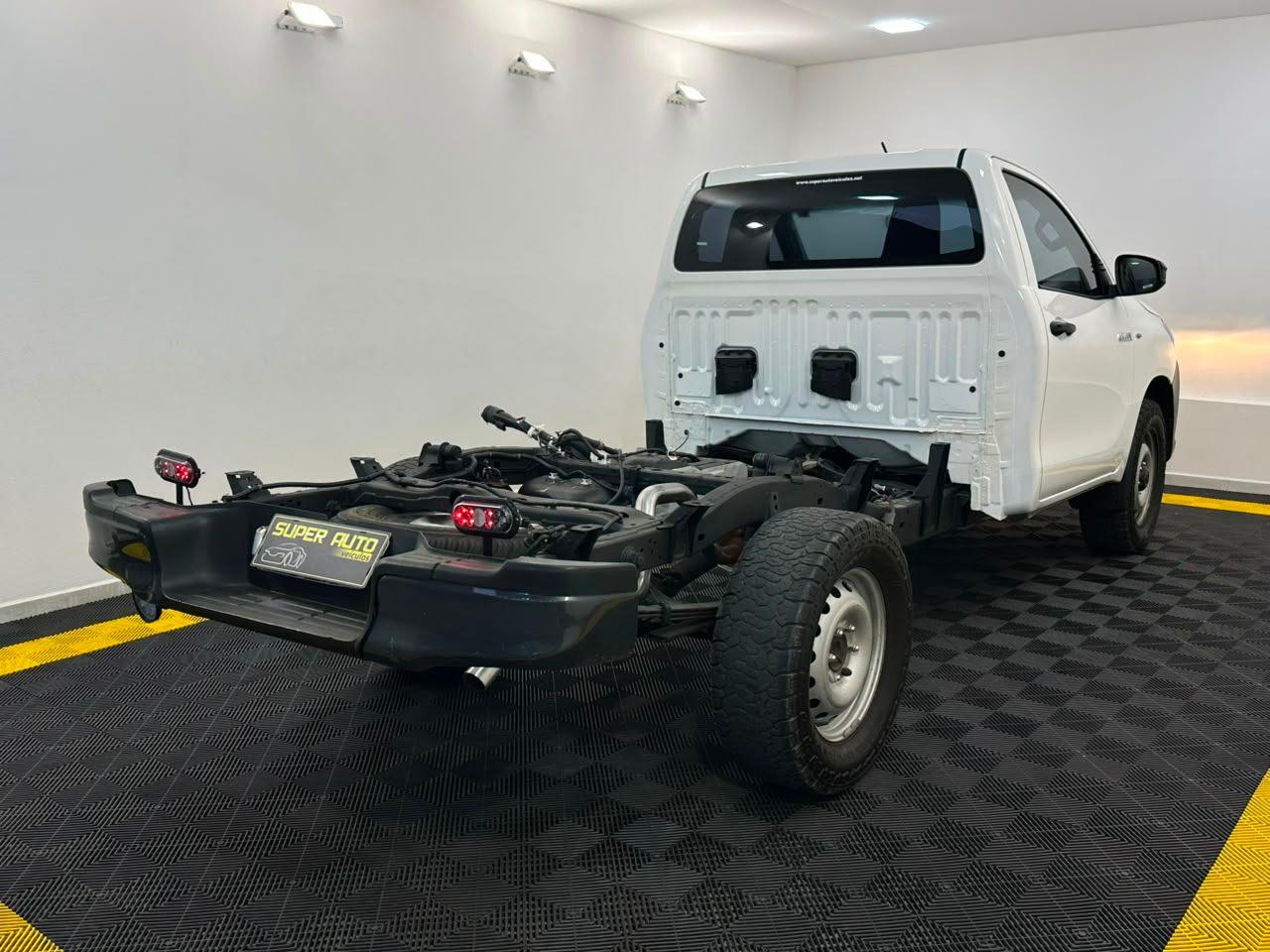 Toyota Hilux Cabine Simples LS CS! 2023