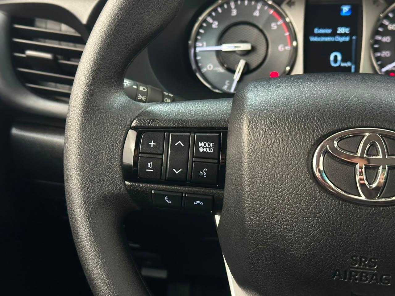 Toyota Hilux Cabine Simples CS 2.8T AUTOMÁTICA E 4X4!! 2025