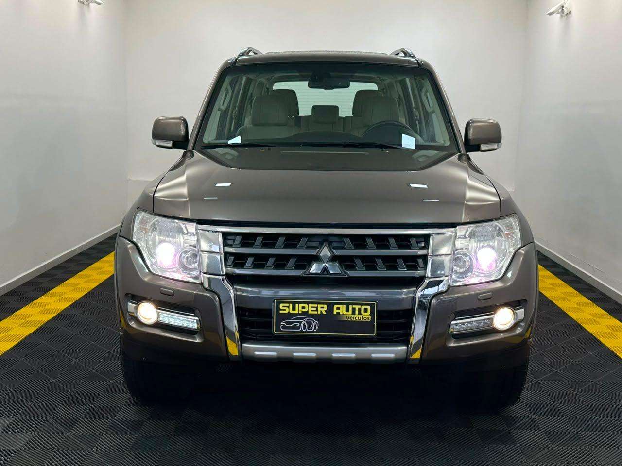 Mitsubishi Pajero Full HPE 3.2D 7 LUGARES!! 2017
