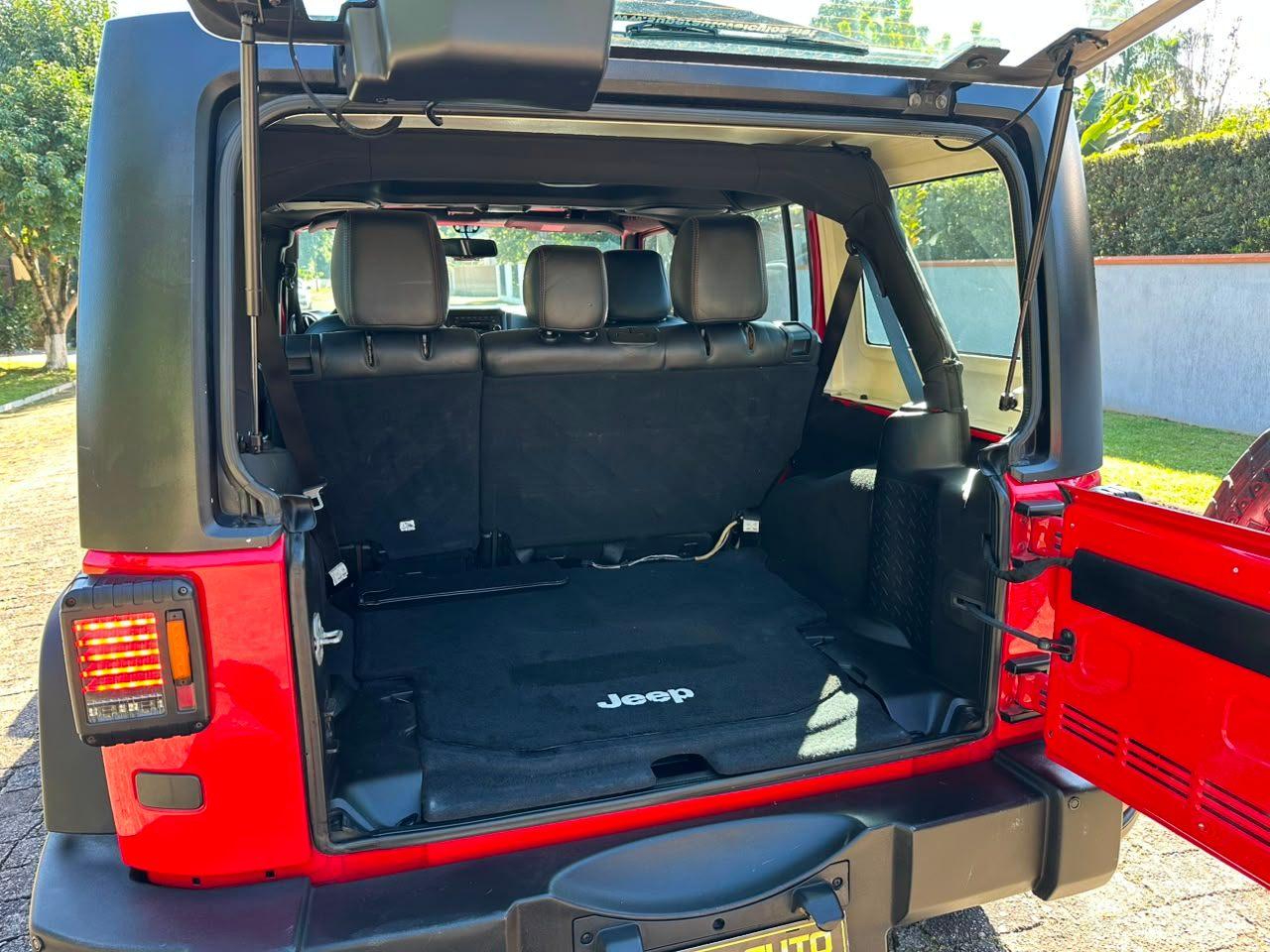 Jeep Wrangler Unlimited Sport 3.6 V6 284cv 4p 2015