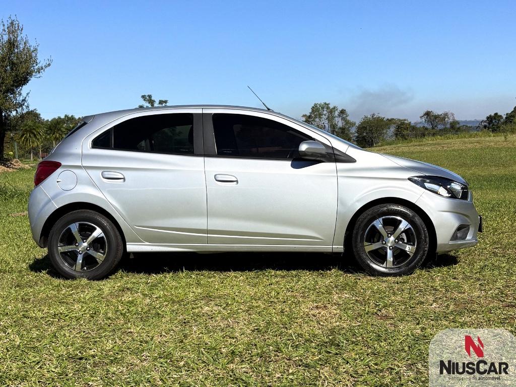 Foto numero 4 do veiculo Chevrolet Onix HATCH LTZ 1.4 8V FlexPower 5p Aut.  - Prata - 2017/2017