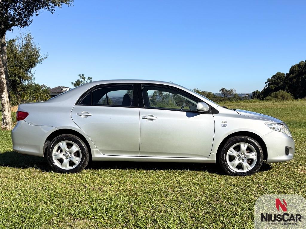 Foto numero 2 do veiculo Toyota Corolla GLi 1.8 Flex 16V  Aut.  - Prata - 2010/2011
