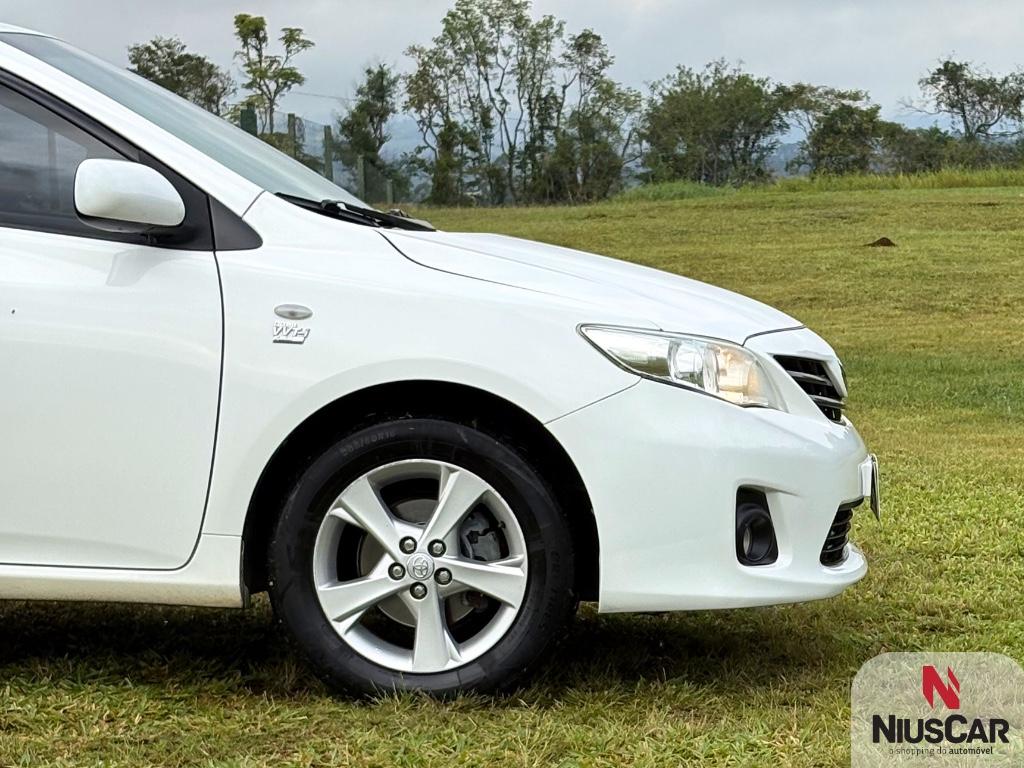 Foto numero 4 do veiculo Toyota Corolla GLi 1.8 Flex 16V  Aut.  - Branca - 2013/2014