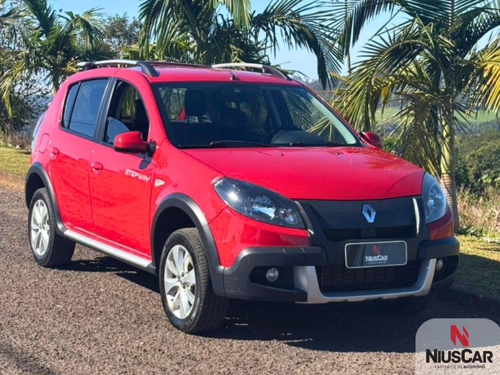 Foto numero 6 do veiculo Renault Sandero STEPWAY Hi-Power 1.6 8V 5p  - Vermelha - 2013/2014
