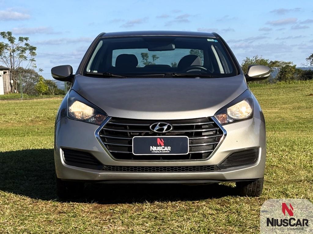 Foto numero 5 do veiculo Hyundai HB20S C.Style/C.Plus1.6 Flex 16V Aut. 4p  - Prata - 2016/2017