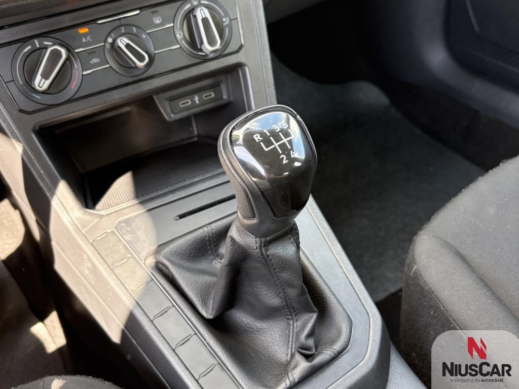 Foto numero 12 do veiculo Volkswagen Polo Track 1.0 Flex 12V 5p  - Prata - 2024/2025