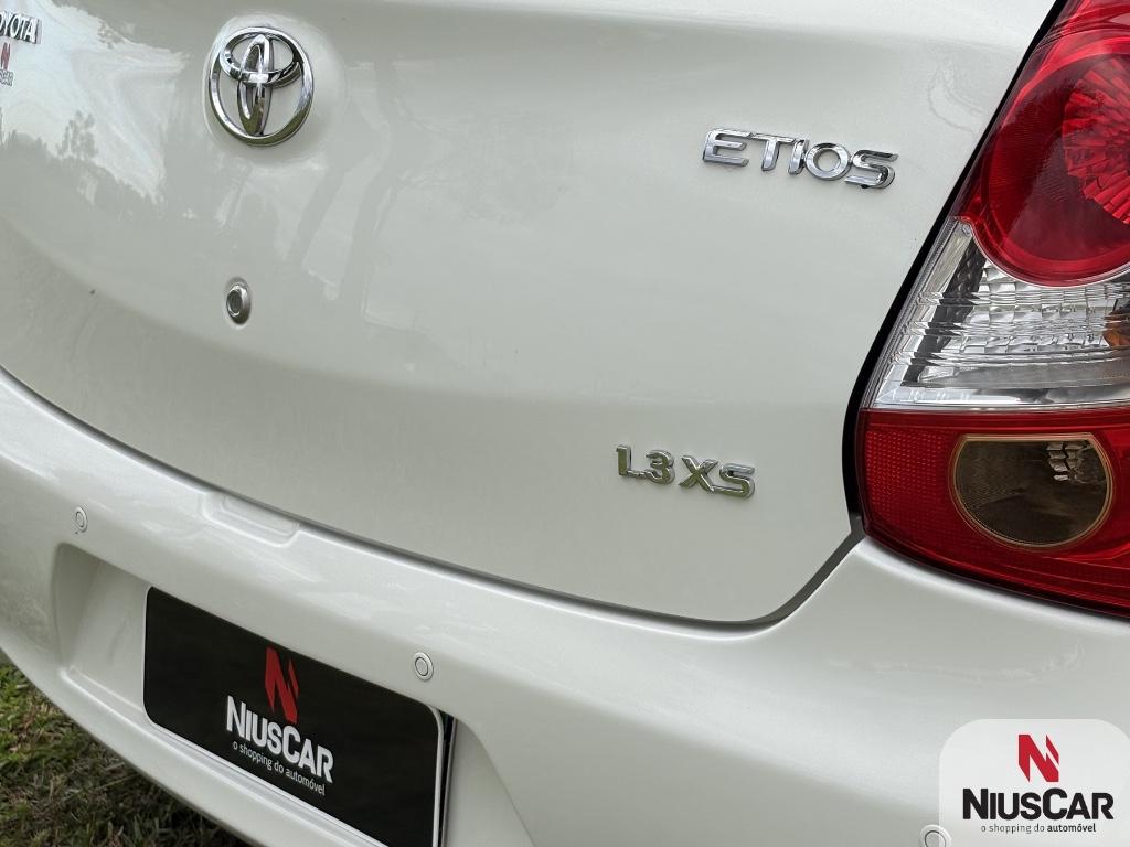 Foto numero 1 do veiculo Toyota Etios XS  1.3 Flex 16V 5p Mec.  - Branca - 2012/2013