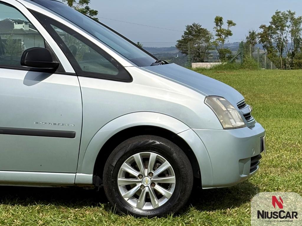 Foto numero 4 do veiculo Chevrolet Meriva Expres.EASYTRONIC 1.8 FlexPower  - Prata - 2009/2010