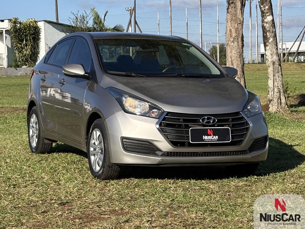 Foto numero 4 do veiculo Hyundai HB20S C.Style/C.Plus1.6 Flex 16V Aut. 4p  - Prata - 2016/2017