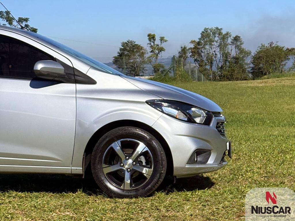 Foto numero 7 do veiculo Chevrolet Onix HATCH LTZ 1.4 8V FlexPower 5p Aut.  - Prata - 2017/2017