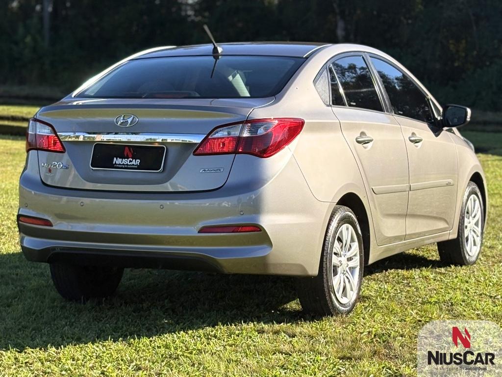 Foto numero 7 do veiculo Hyundai HB20S C.Style/C.Plus1.6 Flex 16V Aut. 4p  - Prata - 2016/2017