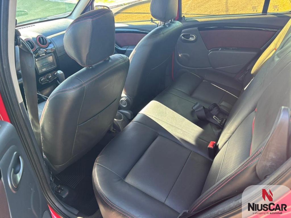 Foto numero 11 do veiculo Renault Sandero STEPWAY Hi-Power 1.6 8V 5p  - Vermelha - 2013/2014