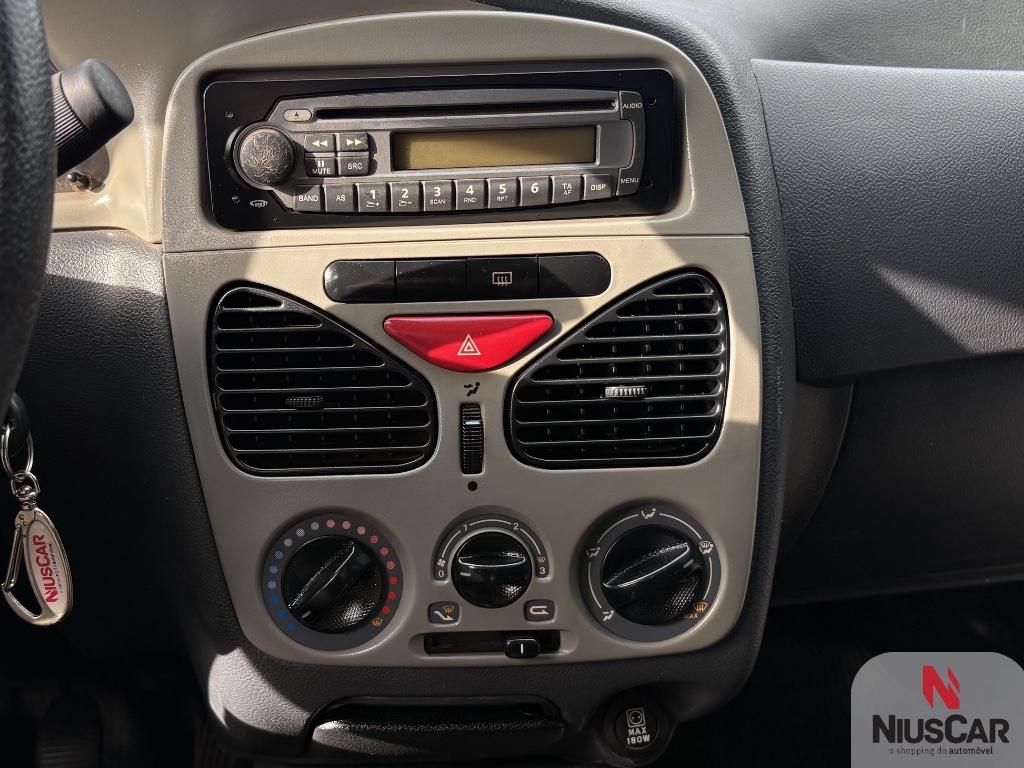 Foto numero 9 do veiculo Fiat Palio 1.0 ECONOMY Fire Flex 8V 4p  - Vermelha - 2009/2010