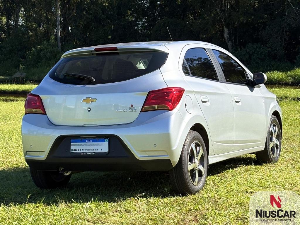 Foto numero 6 do veiculo Chevrolet Onix HATCH LTZ 1.4 8V FlexPower 5p Aut.  - Prata - 2017/2017