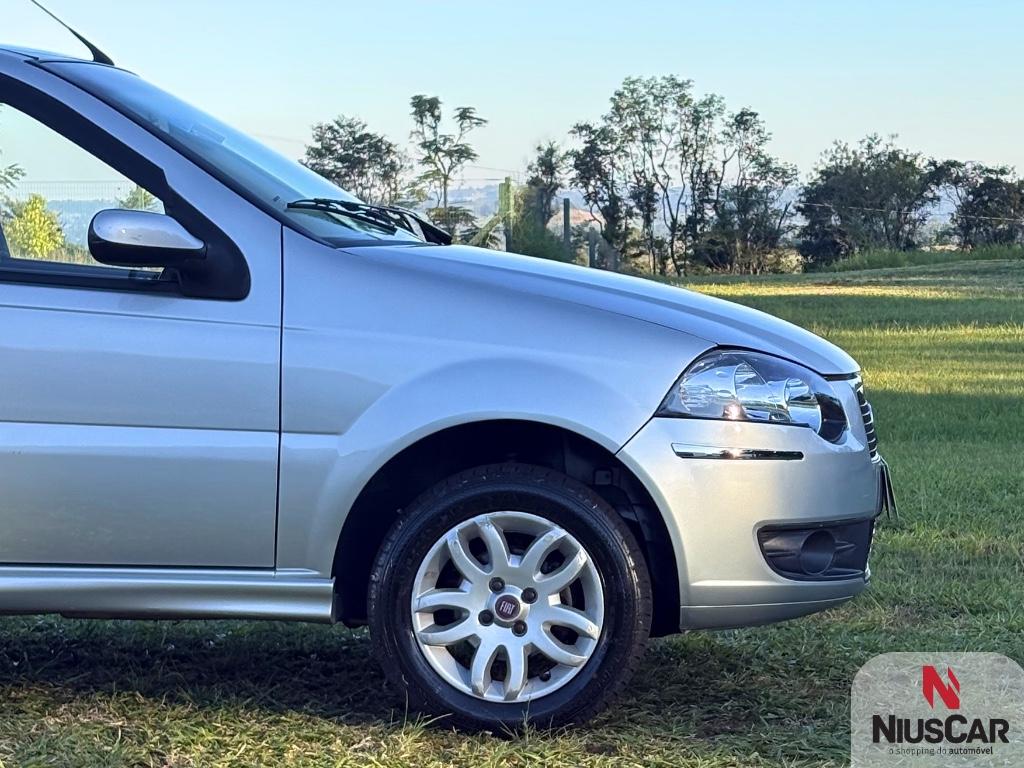 Foto numero 7 do veiculo Fiat Palio ELX 1.4 Fire/30 Anos F. Flex 8V 4p  - Prata - 2010/2010