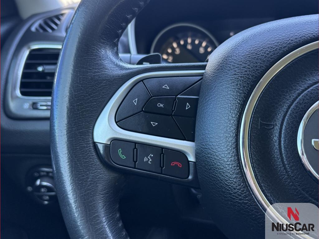 Foto numero 12 do veiculo Jeep Compass LONGITUDE 2.0 4x2 Flex 16V Aut.  - Cinza - 2018/2018