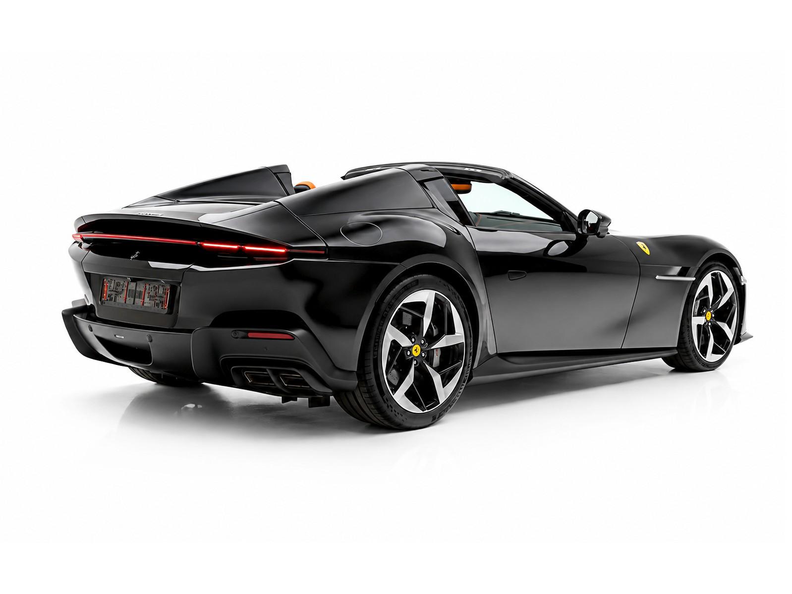 Foto numero 1 do veiculo Ferrari 12Cilindri Spider Tailor Made - Preta - 2025/2026