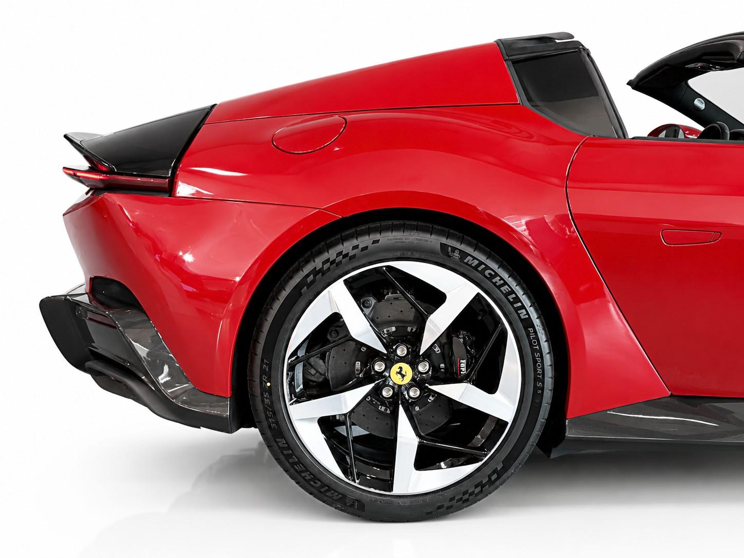 Foto numero 6 do veiculo Ferrari 12Cilindri Spider - Vermelha - 2025/2026