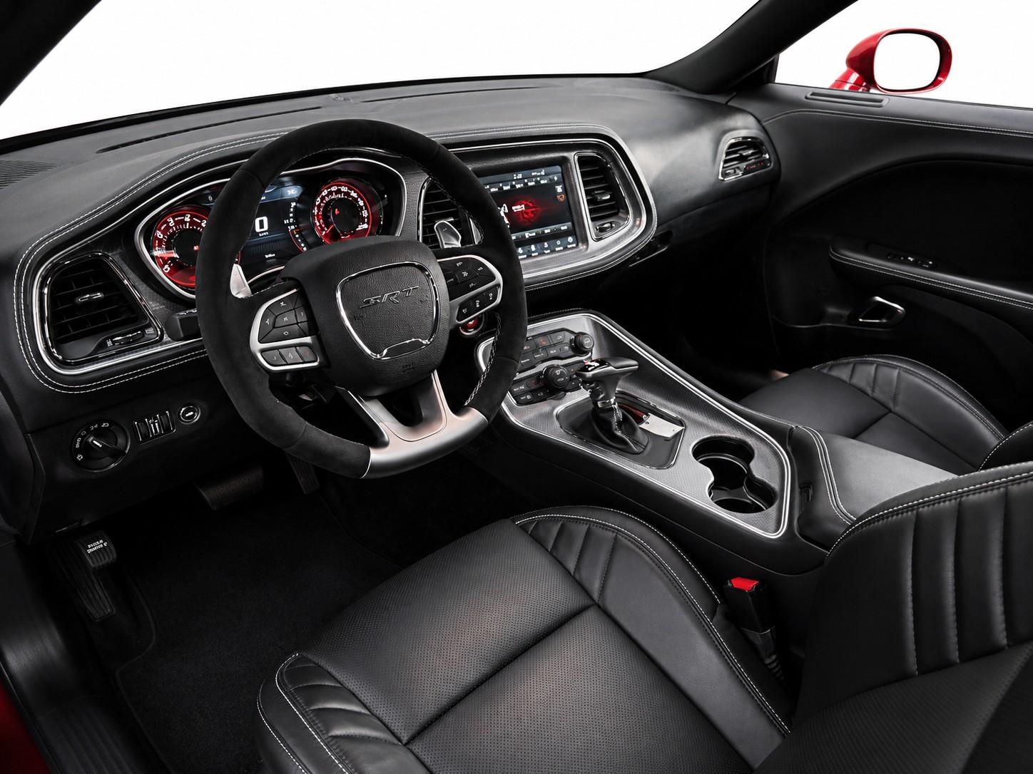 Foto numero 2 do veiculo Dodge Challenger SRT Jailbreak - Vermelha - 2023/2023