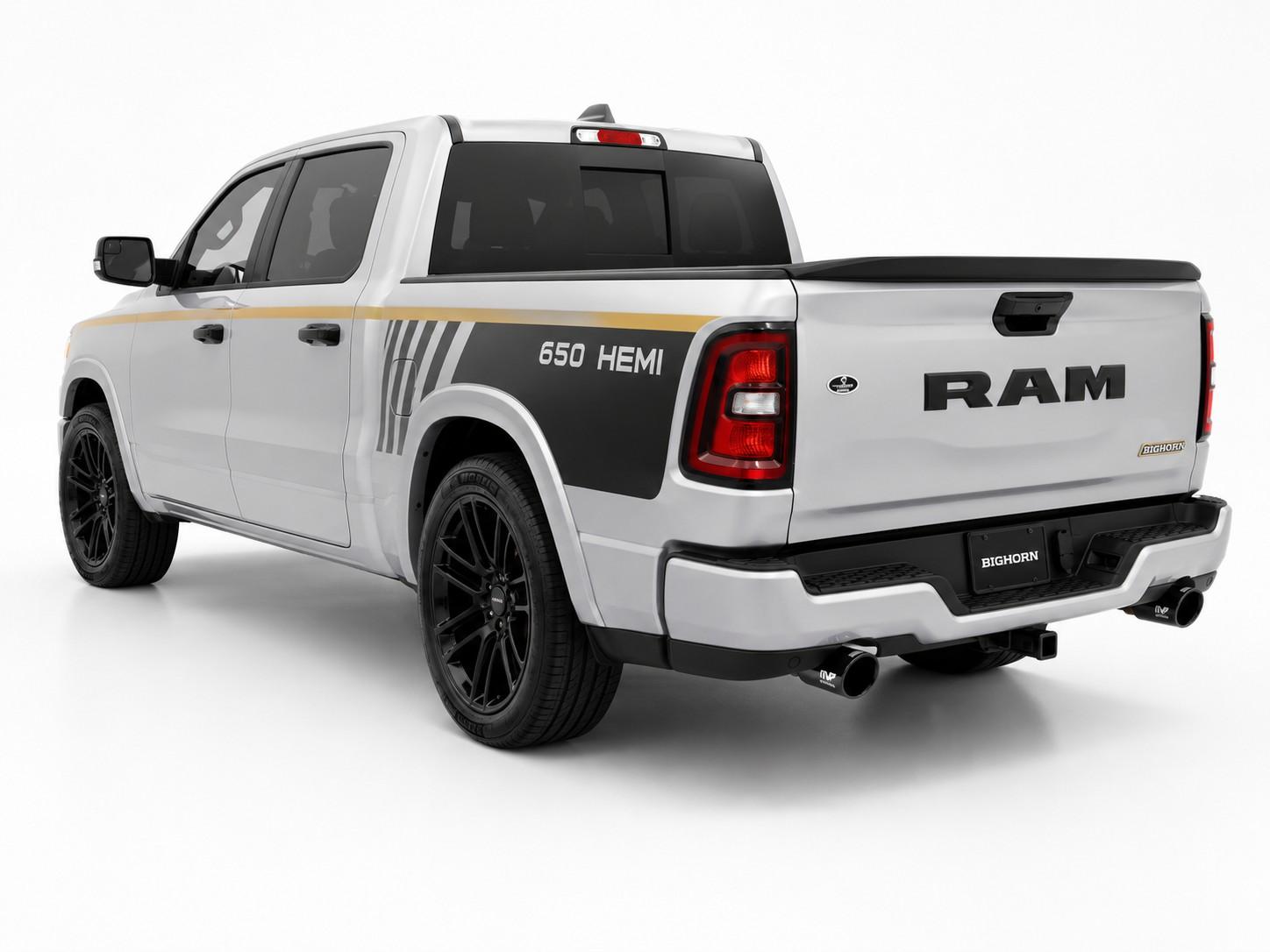 Foto numero 8 do veiculo Ram 1500 Big Horn Crew Cab DC650 - Prata - 2026/2026