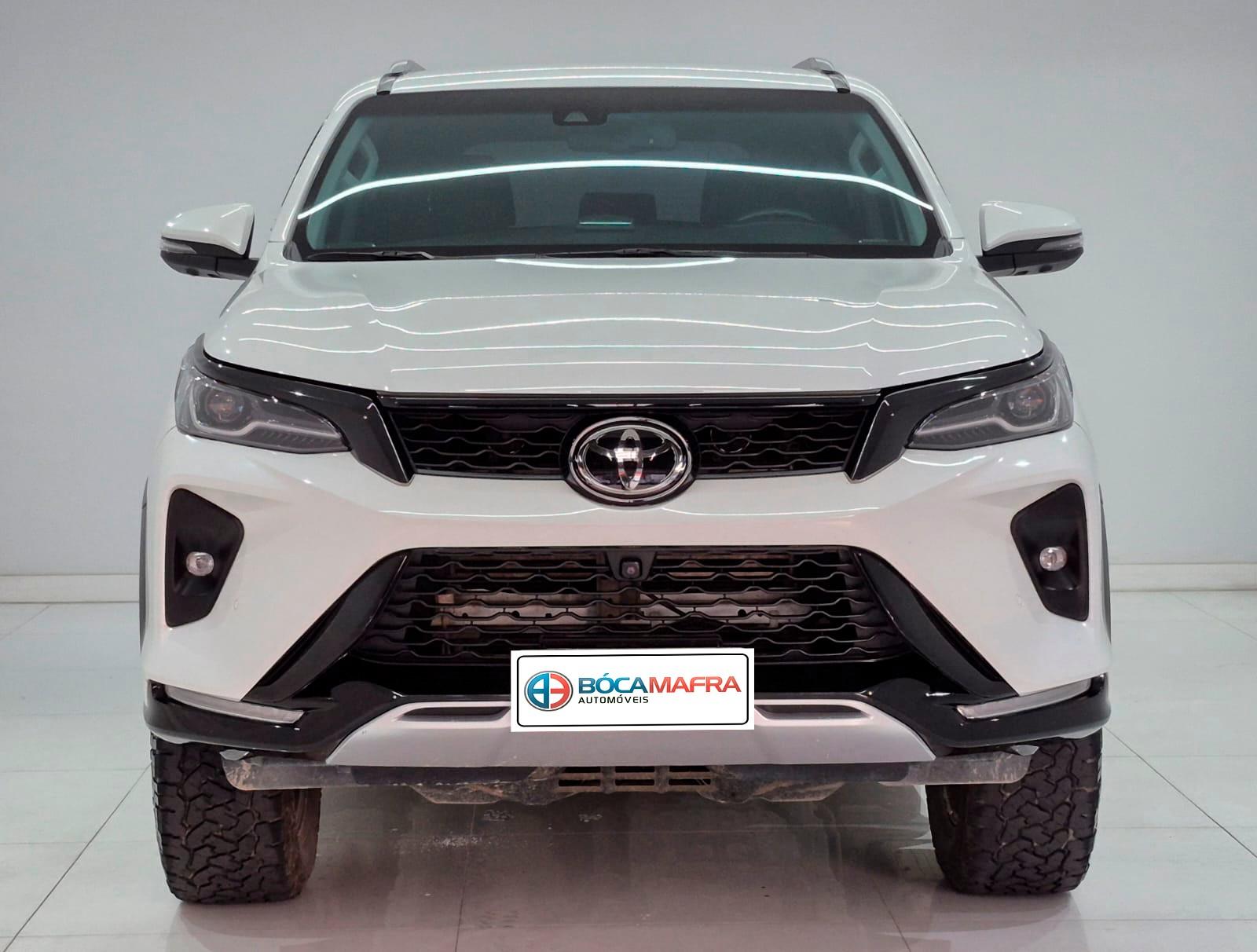 Foto numero 2 do veiculo Toyota Hilux SW4 SRX 2.8  - Branca - 2023/2024