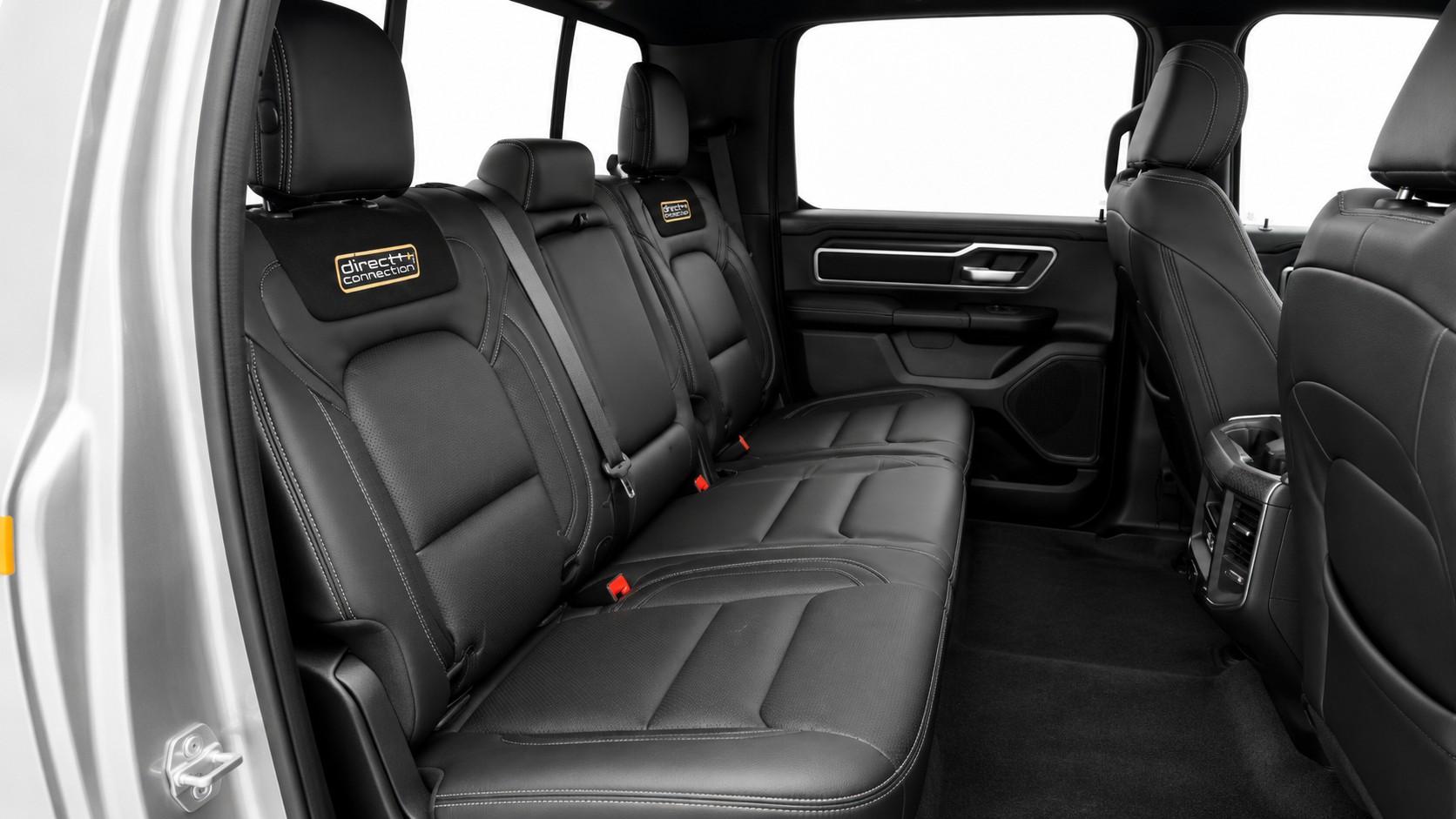 Foto numero 4 do veiculo Ram 1500 Big Horn Crew Cab DC650 - Prata - 2026/2026