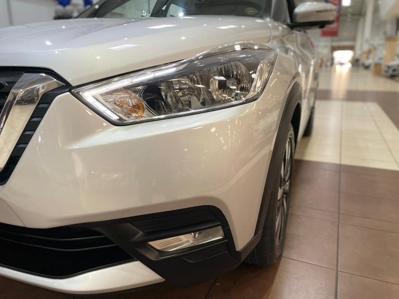 Foto numero 4 do veiculo Nissan Kicks /  SL CVT - Prata - 2016/2017