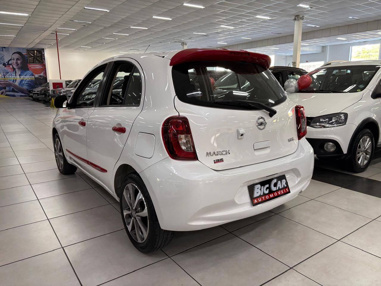 Nissan March SL 1.6 16V Flex 2016