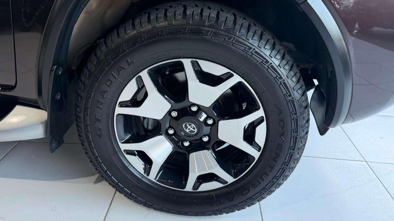 Foto numero 15 do veiculo Toyota Hilux SW4 I/  SWDMDA4JD - Marrom - 2020/2020