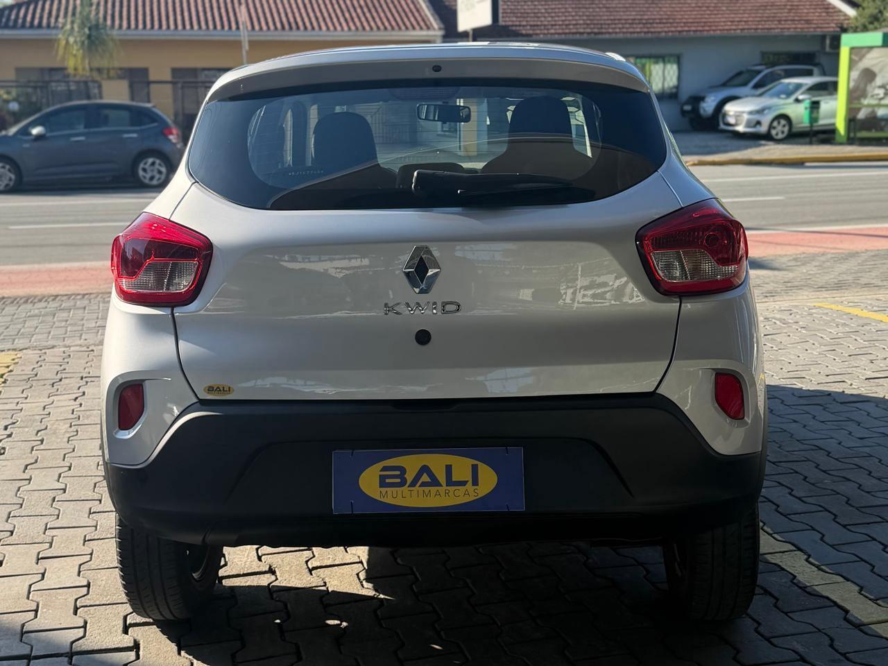 Foto numero 6 do veiculo Renault Kwid Zen 1.0 Flex 12V 5p Mec.  - Prata - 2024/2025