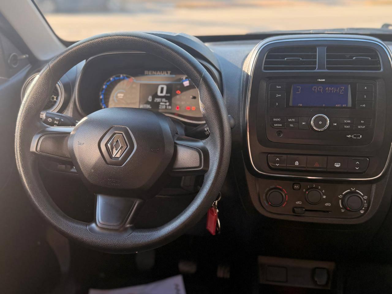 Foto numero 10 do veiculo Renault Kwid Zen 1.0 Flex 12V 5p Mec.  - Prata - 2024/2025