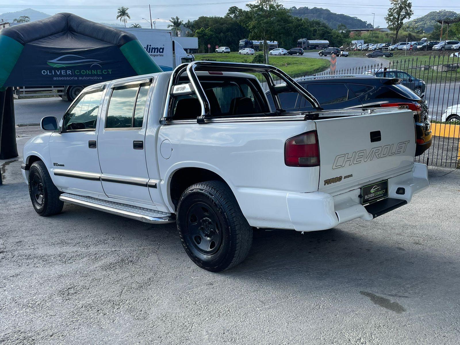 Foto numero 4 do veiculo Chevrolet S-10 Pick-up S10 P-Up Luxe 2.5 4x4 CD TB Max HST Dies - Branca - 1999/2000