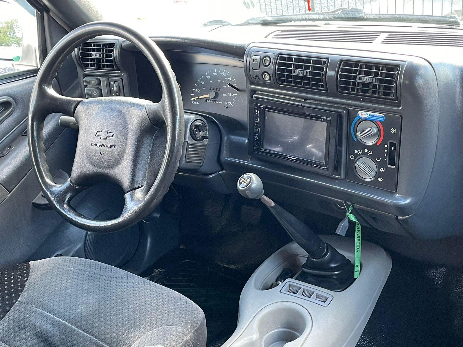 Foto numero 6 do veiculo Chevrolet S-10 Pick-up S10 P-Up Luxe 2.5 4x4 CD TB Max HST Dies - Branca - 1999/2000
