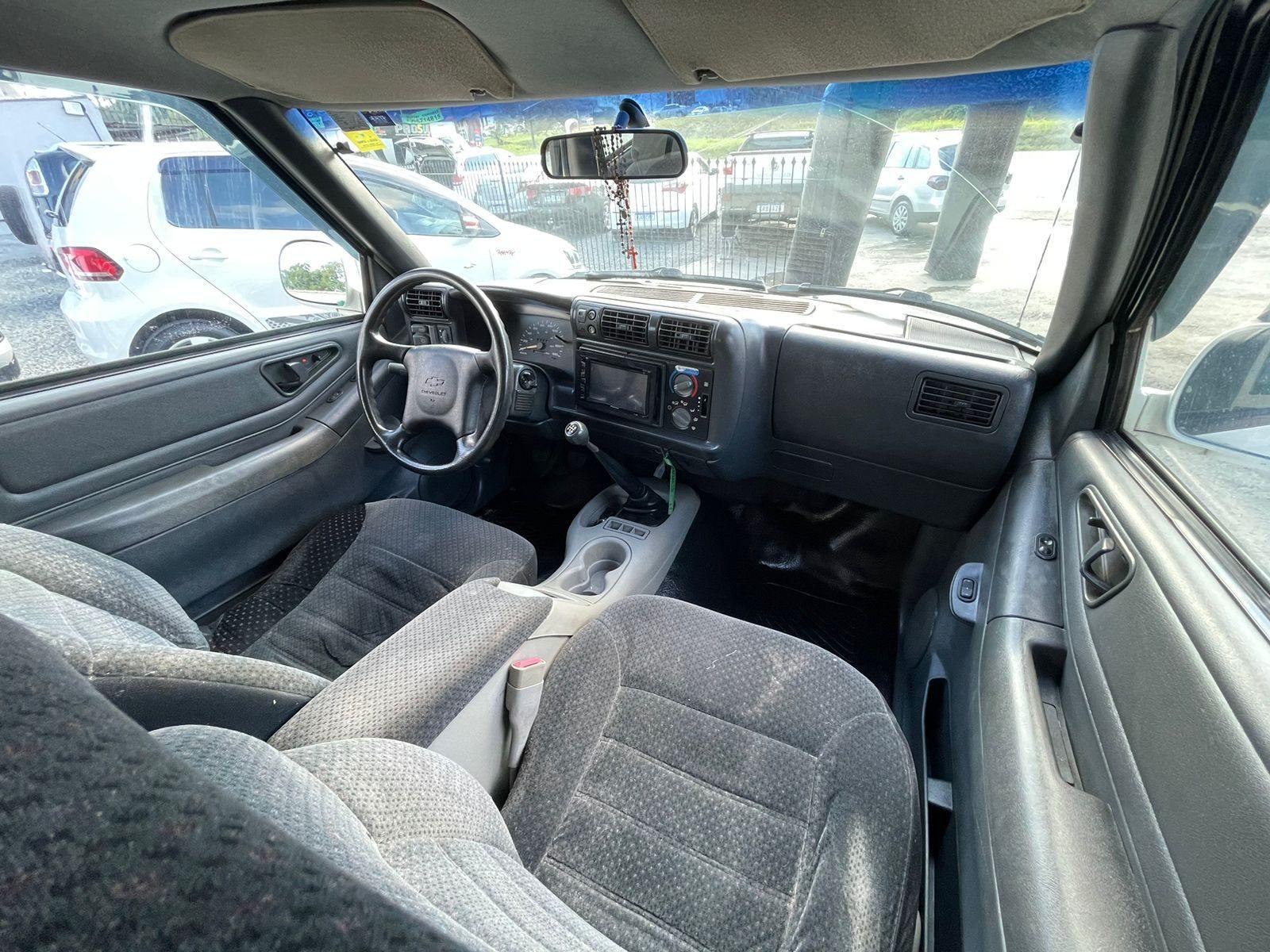 Foto numero 8 do veiculo Chevrolet S-10 Pick-up S10 P-Up Luxe 2.5 4x4 CD TB Max HST Dies - Branca - 1999/2000