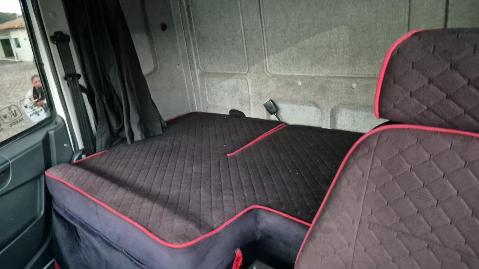 Iveco TECTOR 240E28 Bau 8,5 2013