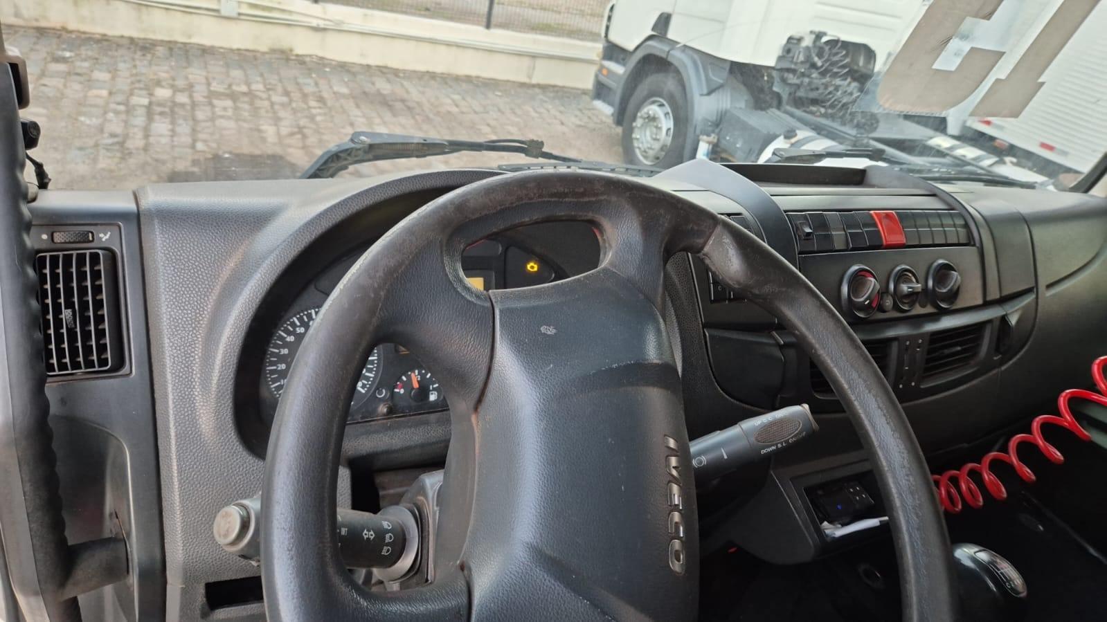 Iveco TECTOR 240E28 Bau 8,5 2013