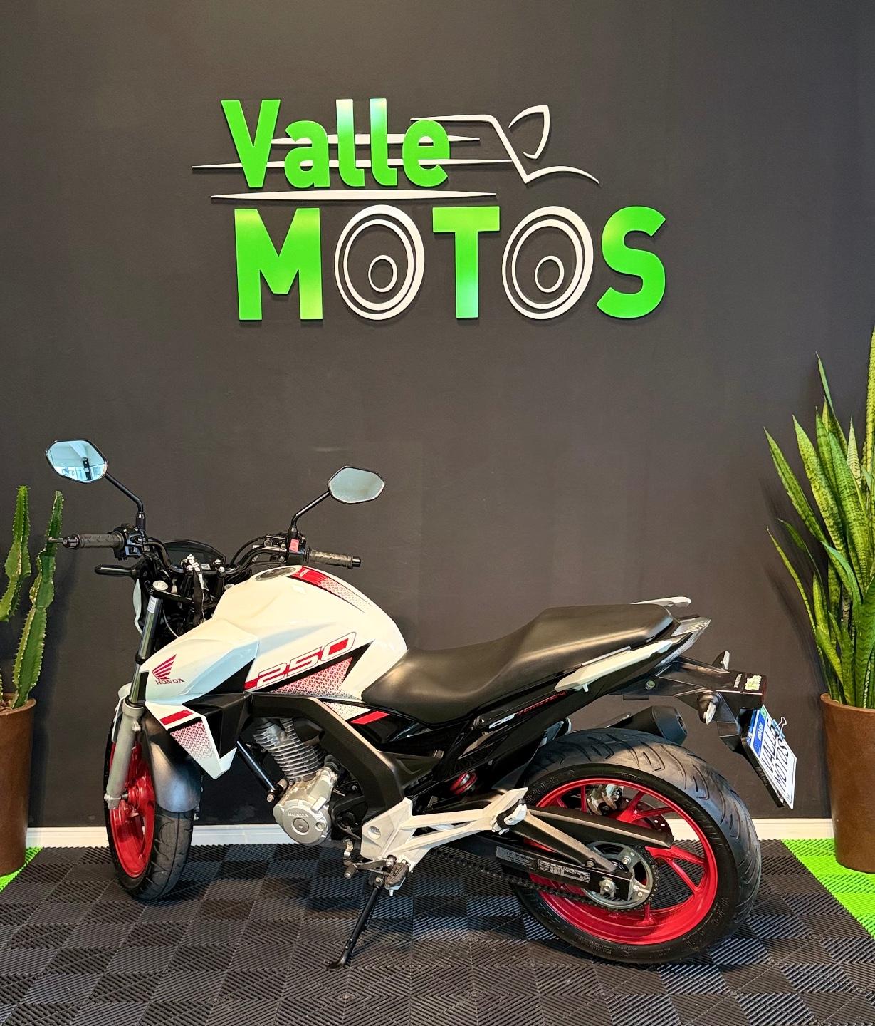 Honda CBX 250 TWISTER 2022
