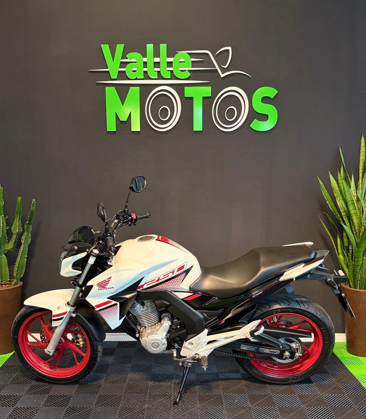 Honda CBX 250 TWISTER 2022