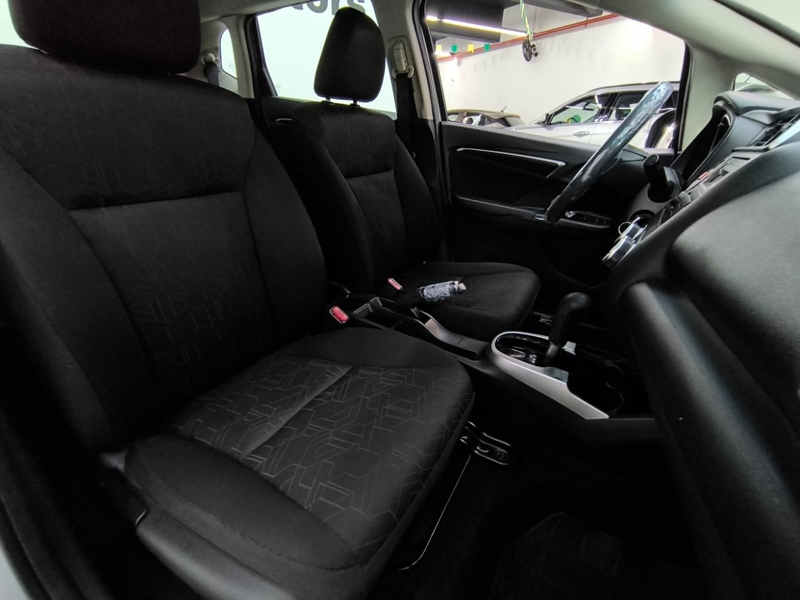 Foto numero 7 do veiculo Honda Fit LX 1.5 Flexone 16V 5p Aut.  - Prata - 2015/2016