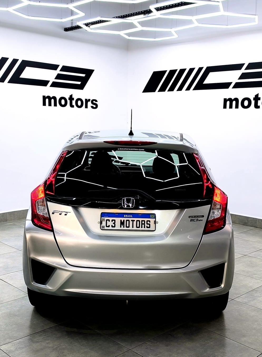 Foto numero 3 do veiculo Honda Fit LX 1.5 Flexone 16V 5p Aut.  - Prata - 2015/2016
