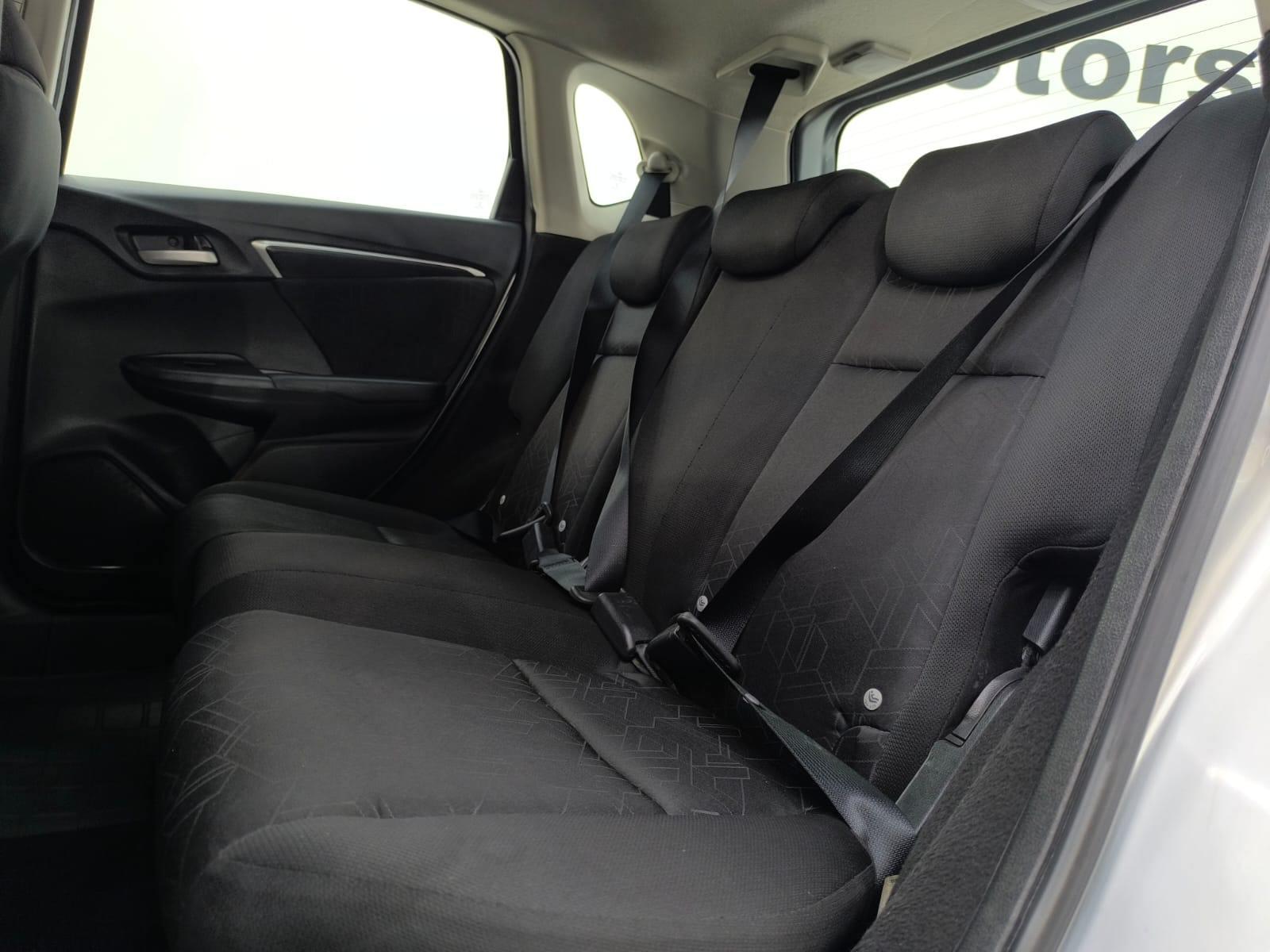 Foto numero 8 do veiculo Honda Fit LX 1.5 Flexone 16V 5p Aut.  - Prata - 2015/2016