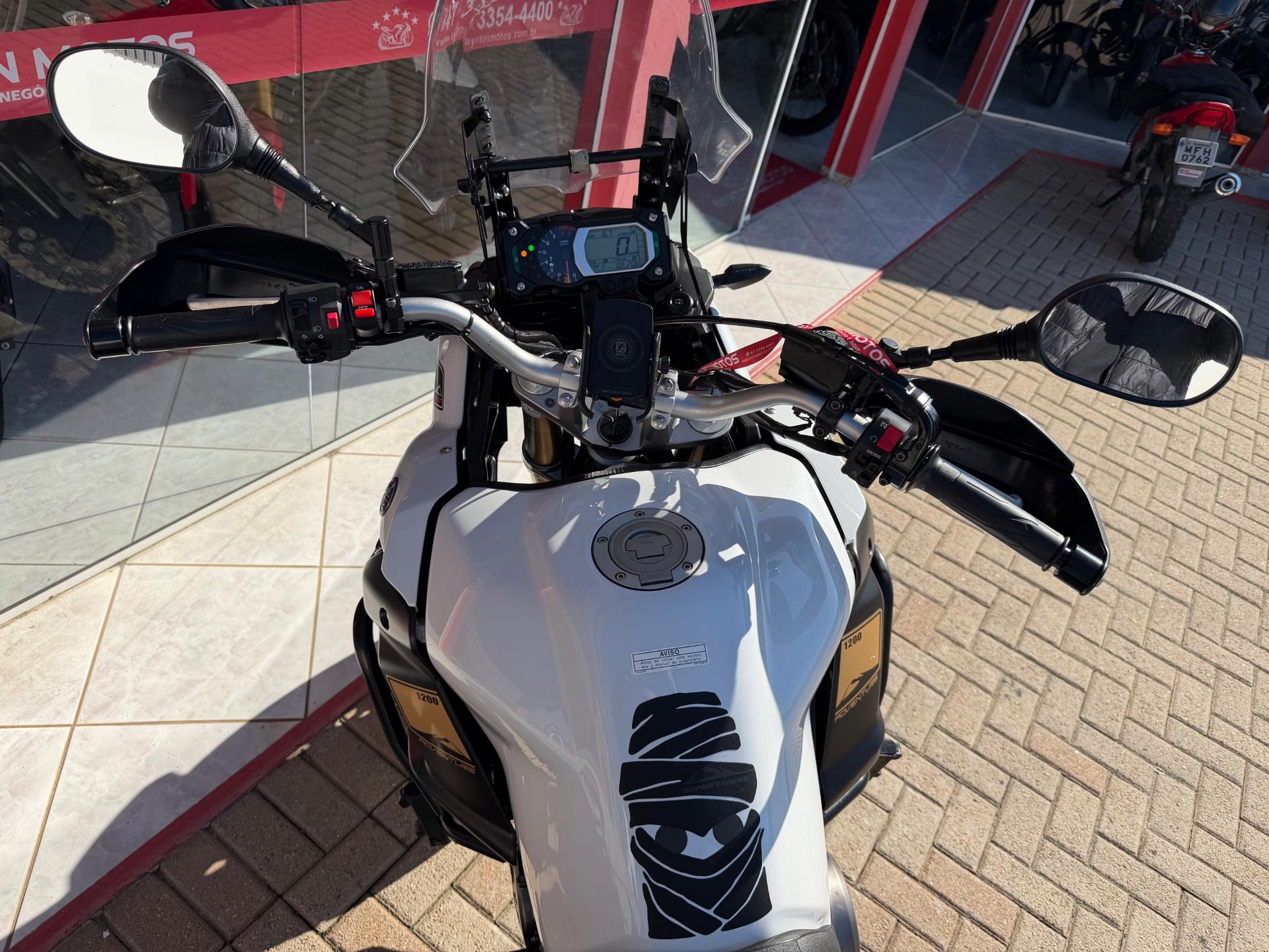Foto numero 5 do veiculo Yamaha XT 1200 Z  SUPER TÉNÉRÉ/ DX  - Branca - 2013/2014