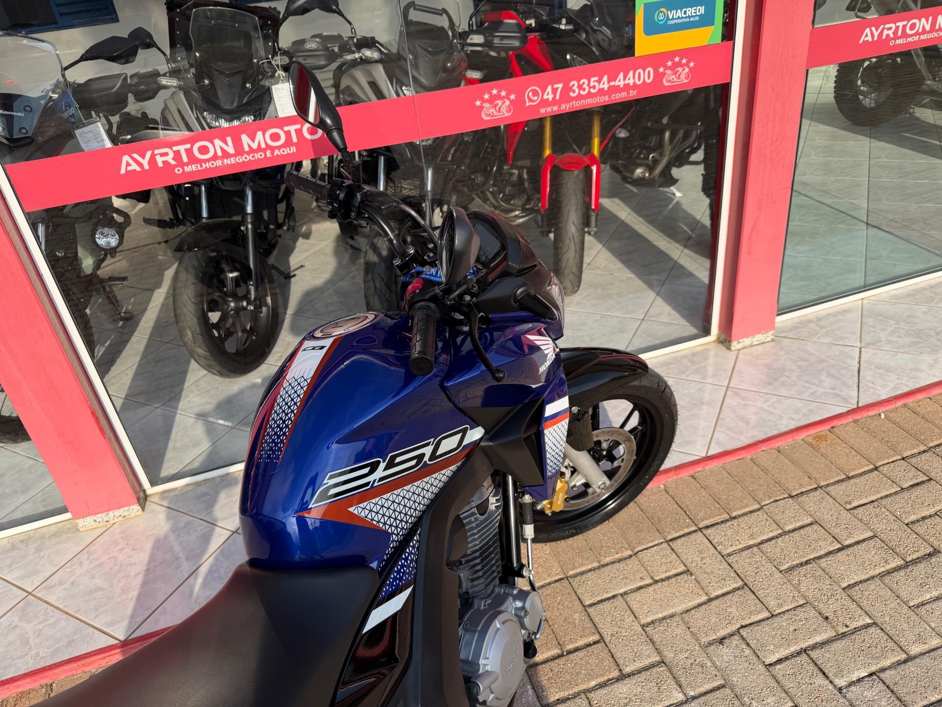 Foto numero 4 do veiculo Honda CB 250F Twister CBS - Azul - 2022/2022