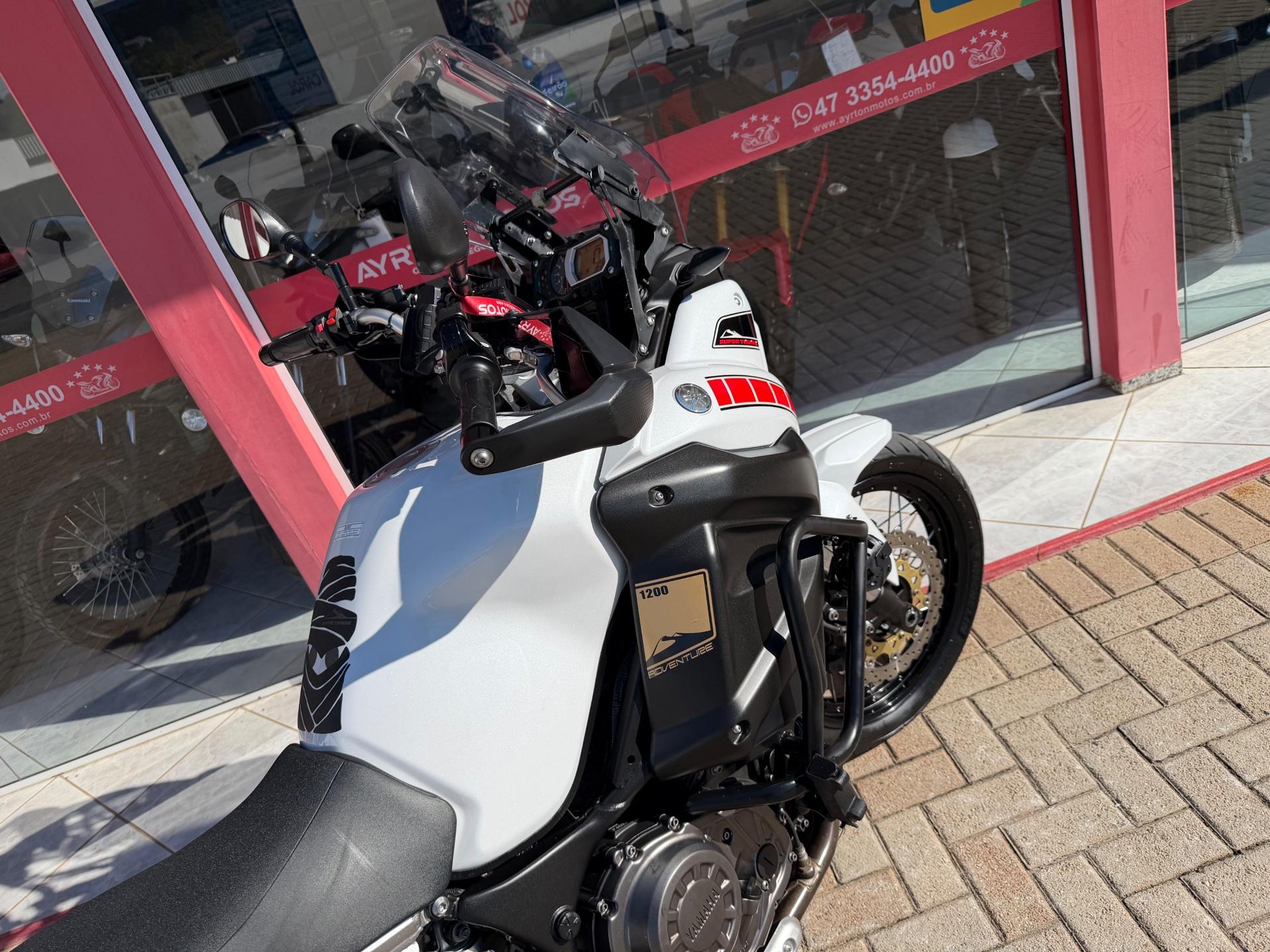 Foto numero 4 do veiculo Yamaha XT 1200 Z  SUPER TÉNÉRÉ/ DX  - Branca - 2013/2014